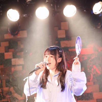 杏心(あみ)の母です。歌うことが大好きで夢中になっている娘と一緒に楽しみながら応援しています。皆さんの温かい応援に感謝の日々です。