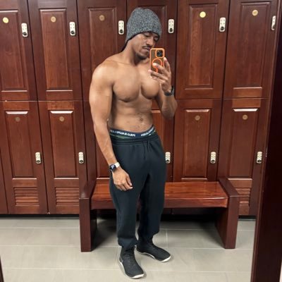 Gym enthusiast, anime watcher, gamer, college student, authentically and unapologetically me.