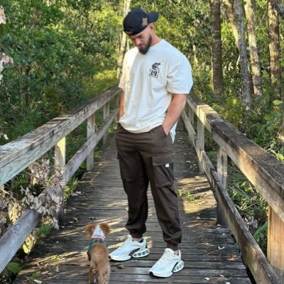 theoryeyad's profile picture. #MESSI🐐|#AustinTheory|#ASOIAF|#FCB #ResidentEvil|#Gunther|#AjStyles|#LiuKang