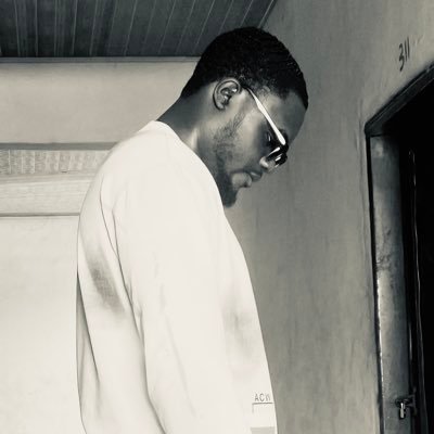 Man United fan. Music producer.Electrical electronics engineer iMessage: iamgeeco@yahoo.com