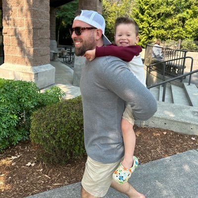 Case Keenum’s stunt double. Creative Director. #SKOL 🇺🇸 🏈