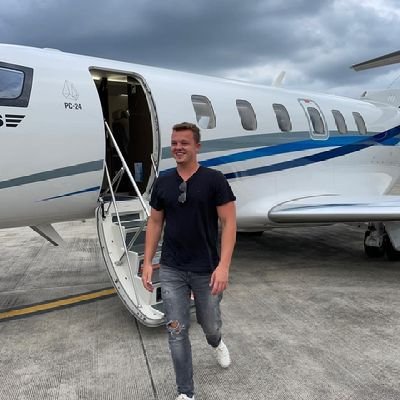 NIKLAS PEDDE is 20 year old entrepreneur who started his online business at the age of 16 after moving to Dubai on his own place.