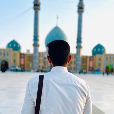 KararRasul92121's profile picture. الله أكبر كلّما جَدَّت ركائبُنا 
سَيراً إلى الله لاخوفٌ ولا وَجَلُ
الشّوقُ يحدونَا والرَّكبُ قد سبقوا 
ما حيلةُ المُشتاقِ إلاّ الصّبرُ والطّلَلُ !