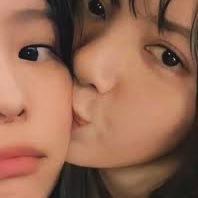 my favorite couple is jenlisa if you don’t like it then and just go and stop believe rumors and they is fake and lies