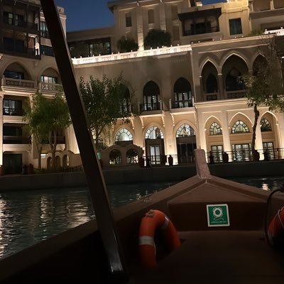 axnik1's profile picture. 👷‍♀️