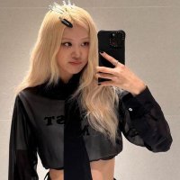 KissR1102 (@phngtrntht86080) 's Twitter Profile