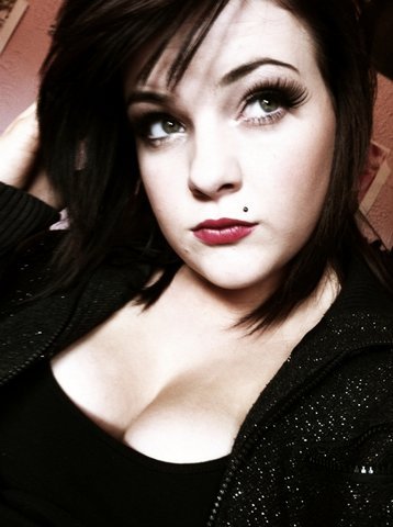 Gwennycx's profile picture. yess i have lots more pics .. not gonna put them on here..