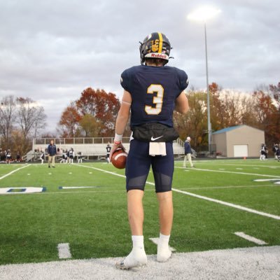 QB/safety 2025/ 3 sport athlete/ Ht: 6’0Wt:185/GPA: 3.3/ DeWitt football 517-898-6659 (MI) https://t.co/fLxRa2Yazs