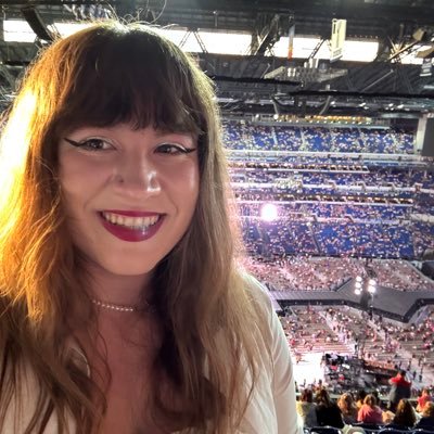 swiftie since ‘08 • 21 y/o • #classof22 • ts x0 tn x0 • she/her • the girl with the mirrorball tattoo