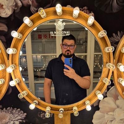 ¿Quien es @Alexcoaster? No hay nada porque temer. Podría pasar tardes enteras pisando hojas secas en Otoño. @manueIismos