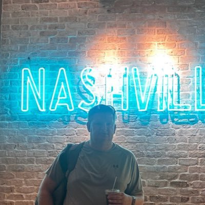 6'10 tall small biz owner @ColoradoITSvcs, and @WindsorHF chairman. Love Co Avs and Nashville hockey. All about the favorites or whatever. Opinions are my own.