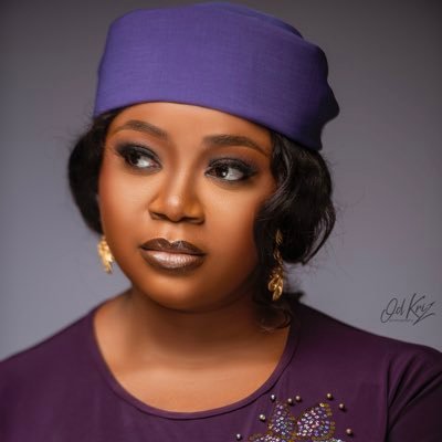 Cake Artist || https://t.co/gp6C4ReU1n
vocalist-singer || Born of God || Catholic || Educationist || Wifey💍|| Igbo || DM for business only!