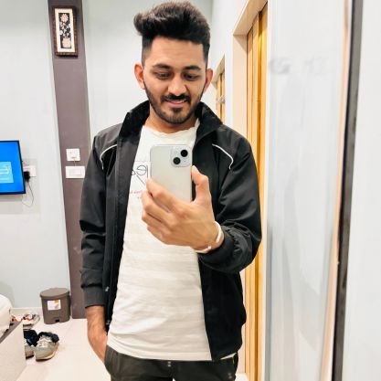 SurendraVishnoy's profile picture. कलमकार✍️
#History 📚
अपनी जिंदगी के चित्रकार खुद बने,,🖋️ 
जो रंग मन को भाये वहीं भरे,,🖋️