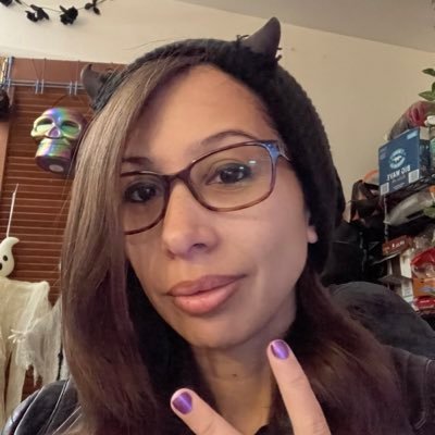 Ella or L, she/they, 🩷💜💙. I love Halloween, TTRPGs, animals, theater, tea, Stray Kids (Stay account: @EB92_)