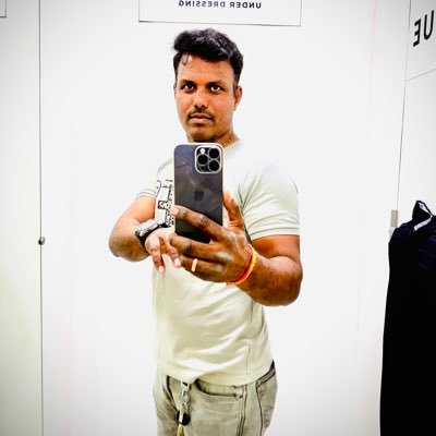 OmkarKumawat2's profile picture. 👉💕follow back 🔙🔄 100% जय श्री राधे कृष्णा ❤️