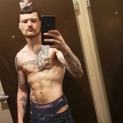 Kamileaon's profile picture. Creative
