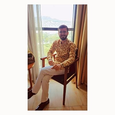 HMulrajani's profile picture. Is there TuRu LoBe..?🤔