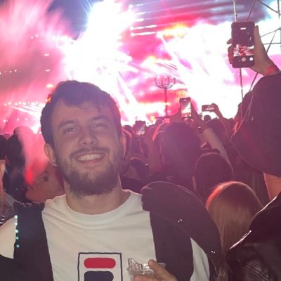 a única coisa verde que presta é a Heineken @vilanovafc @seahawks @redbullracing
