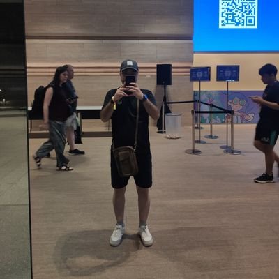 Solidity dev | Web3 learner | Sharing what I learn ⚡ #Ethereum #Solidity #Crypto #DeFi