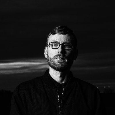 Producer of chill music 🎧 listen on @Spotify https://t.co/MZtBoJPkib || For free sample packs: @looppoint || Contact: oscuro_official@outlook.com