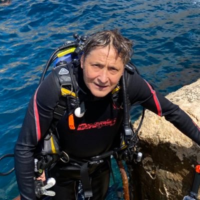 Soy amante de la fauna marina. Chileno de corazón, Británico por adopción y PATRIOTA