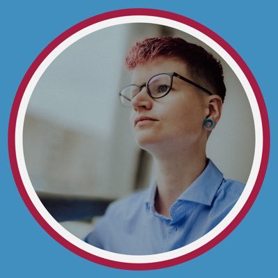 Pixels by trade, swimmer at heart 🎨🏊 | Plant-powered Swiss-Dane 🌱 | INTJ-A mind on the middle way 🧘🧖🏻 | Libertarian thinker with minimalist vibes ✌️