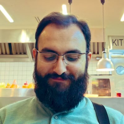 سالک. مسافر و راه رونده | برنامهنویس و کاتاباز سابق در یوتیوب @kodingdojo