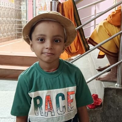 AnkurMi73661987's profile picture. life -aj स्टाइल 
चारों तरफ़ लकडहारे हैं, 
फिर भी पेड़ कहां हारे हैं..!