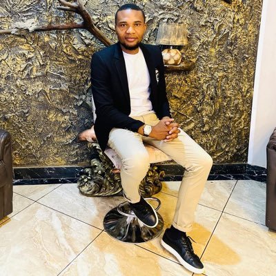 M.D👨🏽⚕|Husband👰🏽🤵🏽♂️|Chri†ian Mo†ivator : Leadership|Self-confidence|Personnal development🧠|Relationship💑|Seduct'Art😉🎙️Speaker|MC🗓️Events Organizer