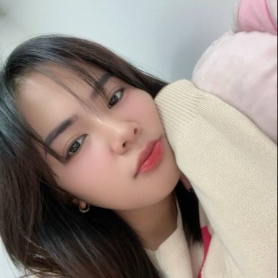 Rosensenberger's profile picture. Where'd you get those clothes?