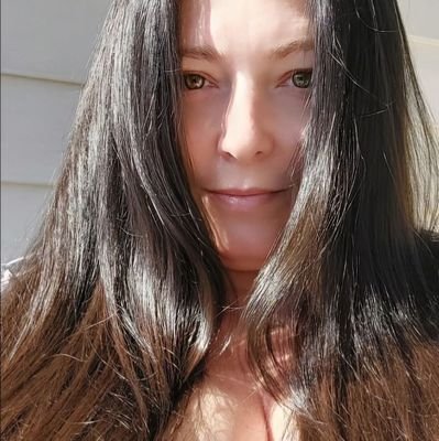 porcelain_siren's profile picture. find me on bluesky 🦋