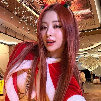 anaashoyo's profile picture. ela; anime, kpop stan.