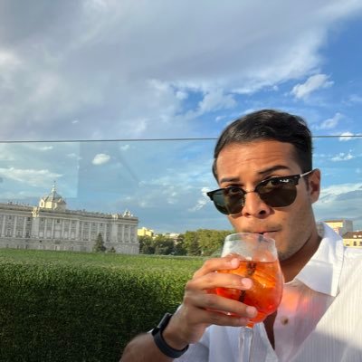 yashp_82's profile picture. #LFGM #GMen #SpursUp #UpTheVilla