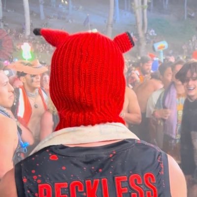 •-•DUBSTEP AND DUMBELLS•-• •Personal Trainer• •MMA enthusiast• “One day you’ll leave this world behind so live a life you will remember” -AVICII