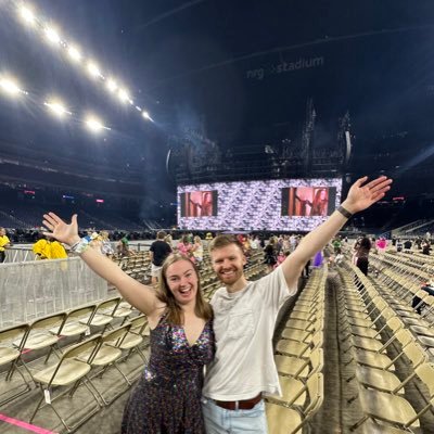 29 • 🇨🇦 • Swiftie since ‘06 • pathological people pleaser