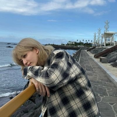 Sehunaa10's profile picture. FAN ACCOUNT/

You Bloom inside of me 💜⚘
#BrightAfterRain 26 years old