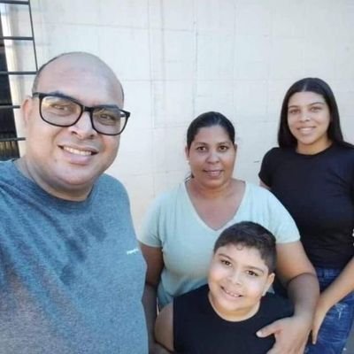 ◻️Jornalista Diplomado
◻️Produtor
◻️5xPós-graduações
◻️Ex-Presidente e Ex-Secretário do Republicanos em Sirinhaém🇱🇸
◻️7xAssessor
◻️Obreiro em Sirinhaém🇱🇸