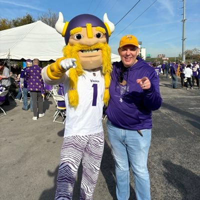 South Dakota native living in Kansas. Husband, father, son, brother. Northern State Alum (‘97). Fan of KC Royals, MN Vikings, Wichita St., Mizzou, & Politics.