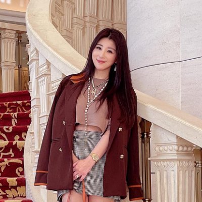 Investor 💼 Fashion industry practitioner 👗 Golf enthusiast 🏌️♂️ Life and travel food 🍷🍣 Always pursue freedom and hope #LifeisTravel
