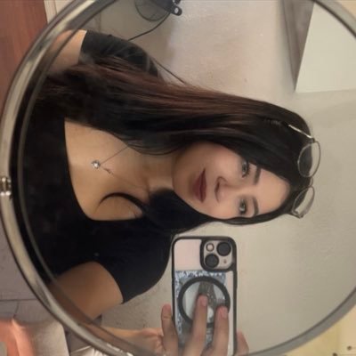 LunaVash_30's profile picture. 