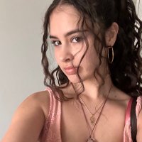 Larissa | UGC Creator (@larissalornaugc) 's Twitter Profile