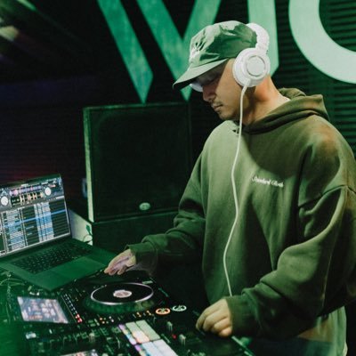 #DubNation #SFGiants #FTTB #COYG
sports, DJing, & pokemon