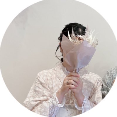 ayana_design_'s profile picture. 【月15万限界保育士→3ヶ月で月収5倍】思考や感じたことを呟く| デザインスクールNew Create運営|インスタで『フリーランスの始め方』プレゼント配布中▼