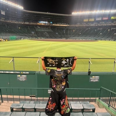 98(99) 生まれた時から阪神タイガースファン🐯 阪神ファン大歓迎。野球好きの人はフォロバします!無言フォロ失礼します。