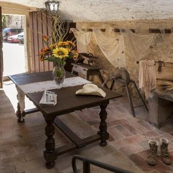 CanBarrina's profile picture. Benvinguts a Can Barrina, una casa pairal reformada el 2014, ubicada a Ventalló, al cor de l'Alt Empordà.

Gaudeix dels nostres 5 apartaments