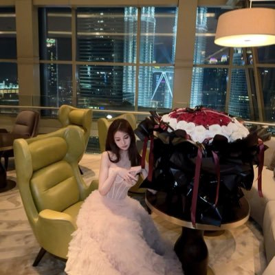 「かわいく賢く生きる」がモットー。韓国美容で垢抜け🇰🇷25歳で海外法人設立、マレーシア移住🇲🇾✈️会社経営9年目👩💻今の事業→マレーシアで臍帯幹細胞点滴、カフェ、女性限定オンラインサロンなど🎀