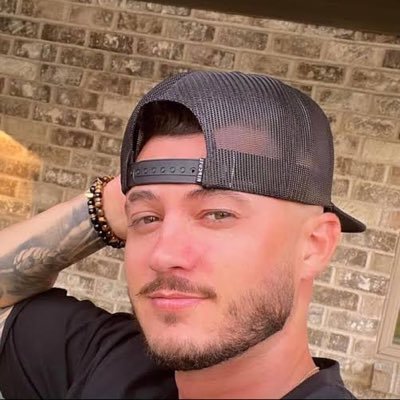 Michigan farm boy 🌾 I drive tractors, love hot rods and raise hell 🤟hit the link👇https://t.co/LxYwXn7LgR