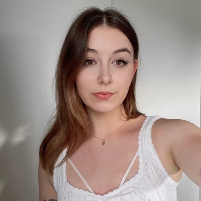 Artist at @dinopoloclub 🦕 Twitch Affiliate, sometimes streaming art & games. ✨ she/her