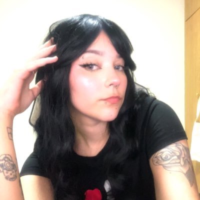 🎮 creator & streamer | Publicidade e propaganda · ✉️ helencerq@gmail.com ·