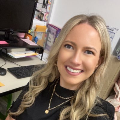 •Fire Wife 🚒 •Mama of Both 🚜🎀 •PreK Teacher ✏️🍎 •Roark Early Education Center